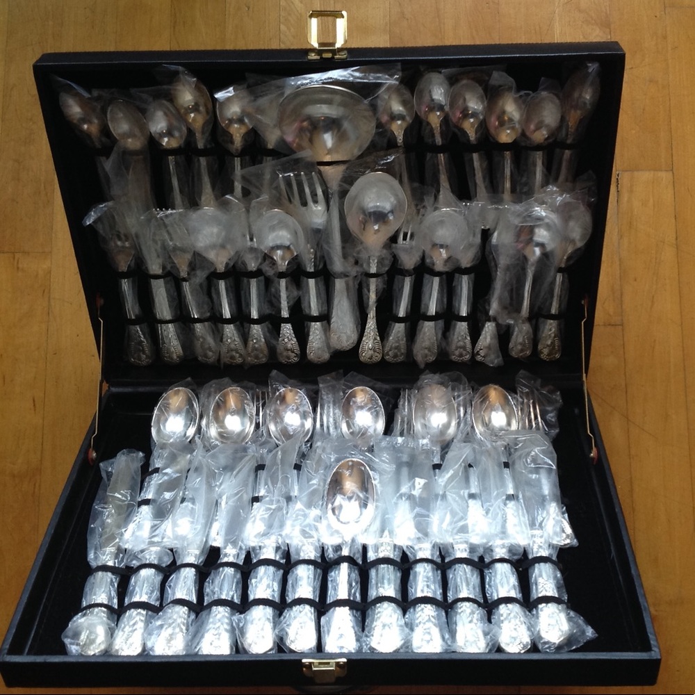 Antique SILVER PLATED ENCHANTED ROSE 48 PC SILVERWARE FLATWARE SET SEALED